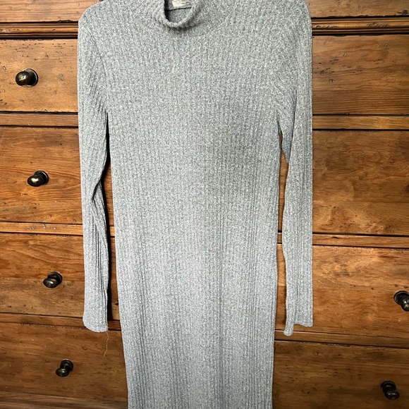 Wilfred Dresses & Skirts - Aritzia Wilfred free turtle neck midi dress M grey